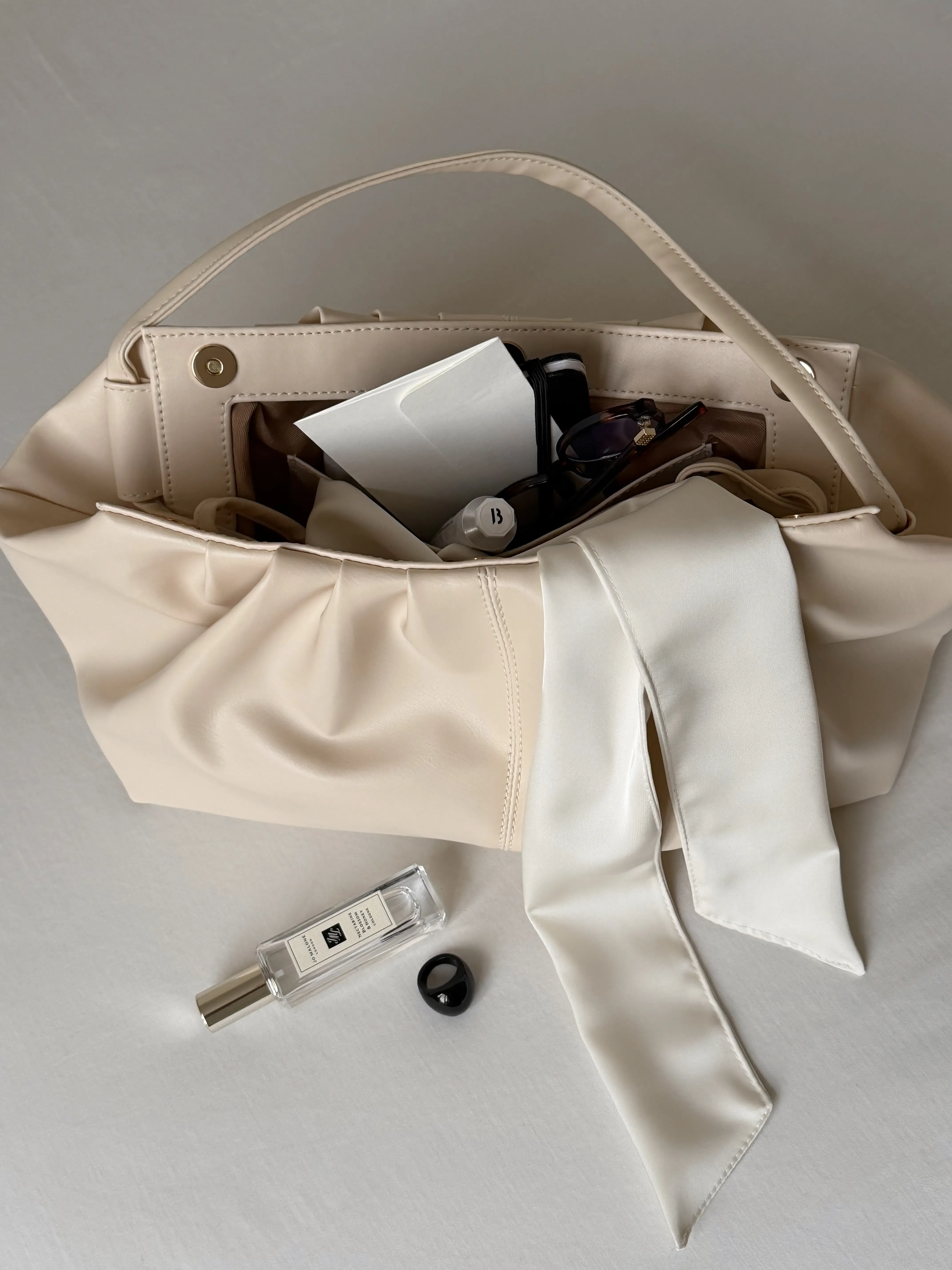 ALICE BAG MILK